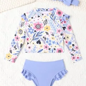 Conjunto floral lila con volantes delicados