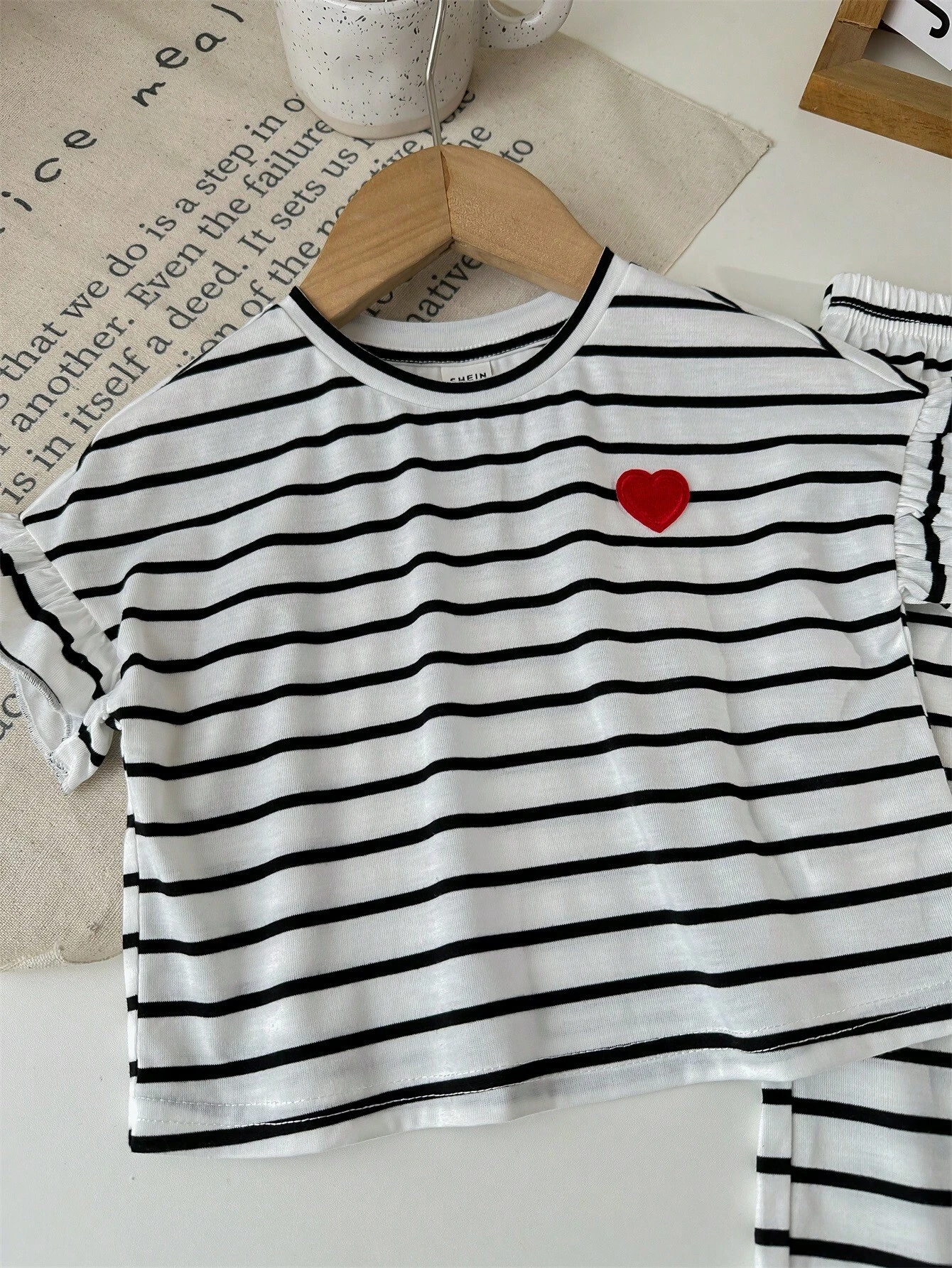 Camiseta rayas corazón blanco negro cómoda