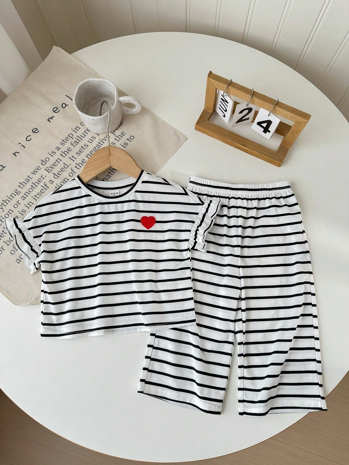 Camiseta rayas corazón blanco negro cómoda