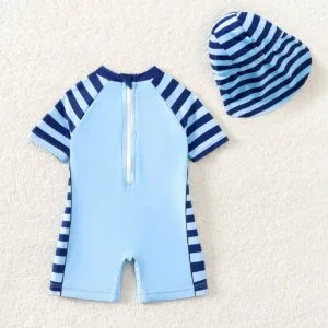 Traje de baño azul barcos rayas