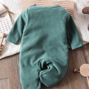 Mameluco elefante verde suave con pies cómodos