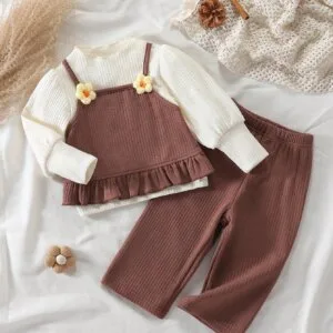 Conjunto floral texturizado marrón de manga larga